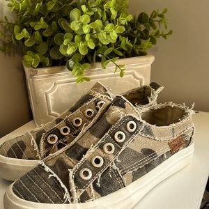 They were to small there are a six 5 medium brand new from buckle